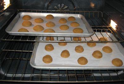 cookies%20-%20after%205%20minutes%20baking.jpg