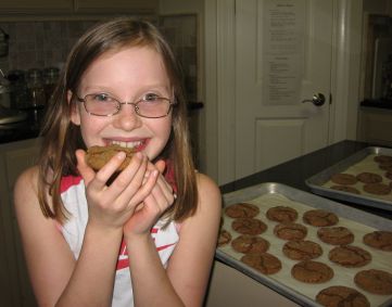 girl%20with%20cookie.jpg