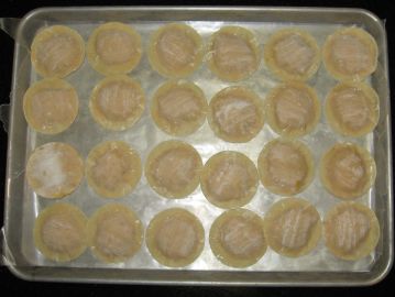 ravioli%20uncooked%20on%20tray.jpg